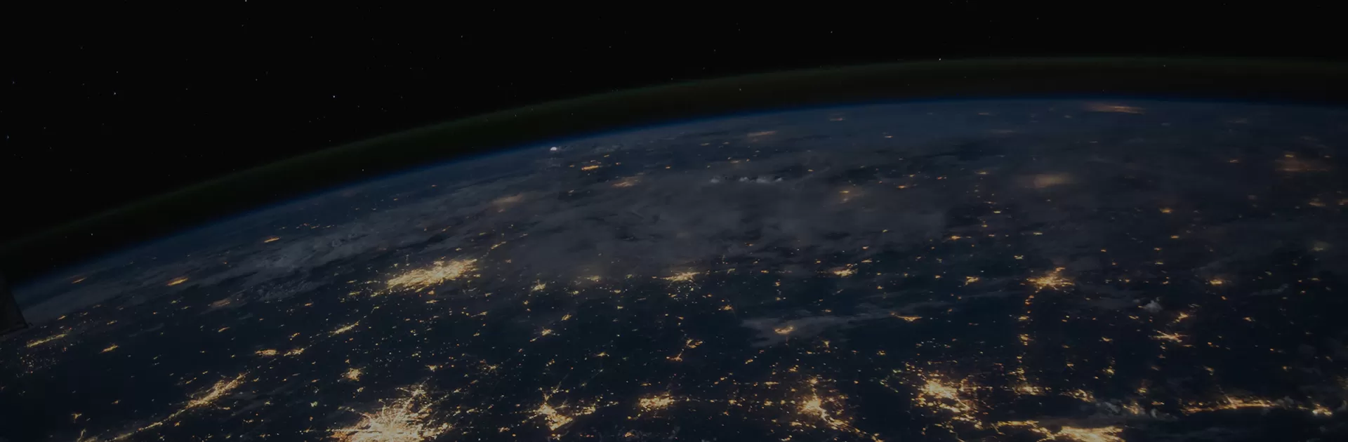 Wenn Sie eine Frage <br/> über unseren Reinigungs roboter haben,<br/> Kontaktieren Sie uns jetzt.