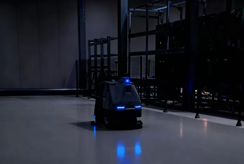 Unbemannte Reinigung durch Titan 810 während der Nacht